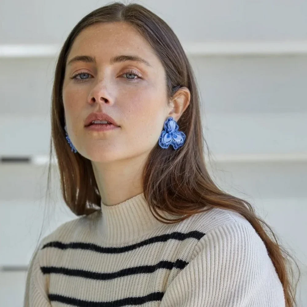 🌺 NEW Mignonne Gavigan Poppy Flower Stud Earrings in Periwinkle Blue 🌷 - Picture 2 of 5